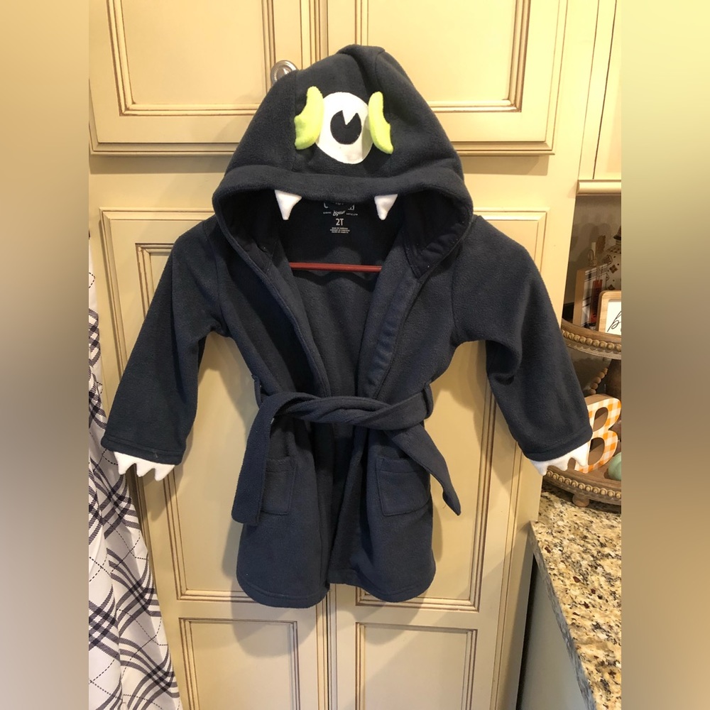 Carter’s 2T Monster robe